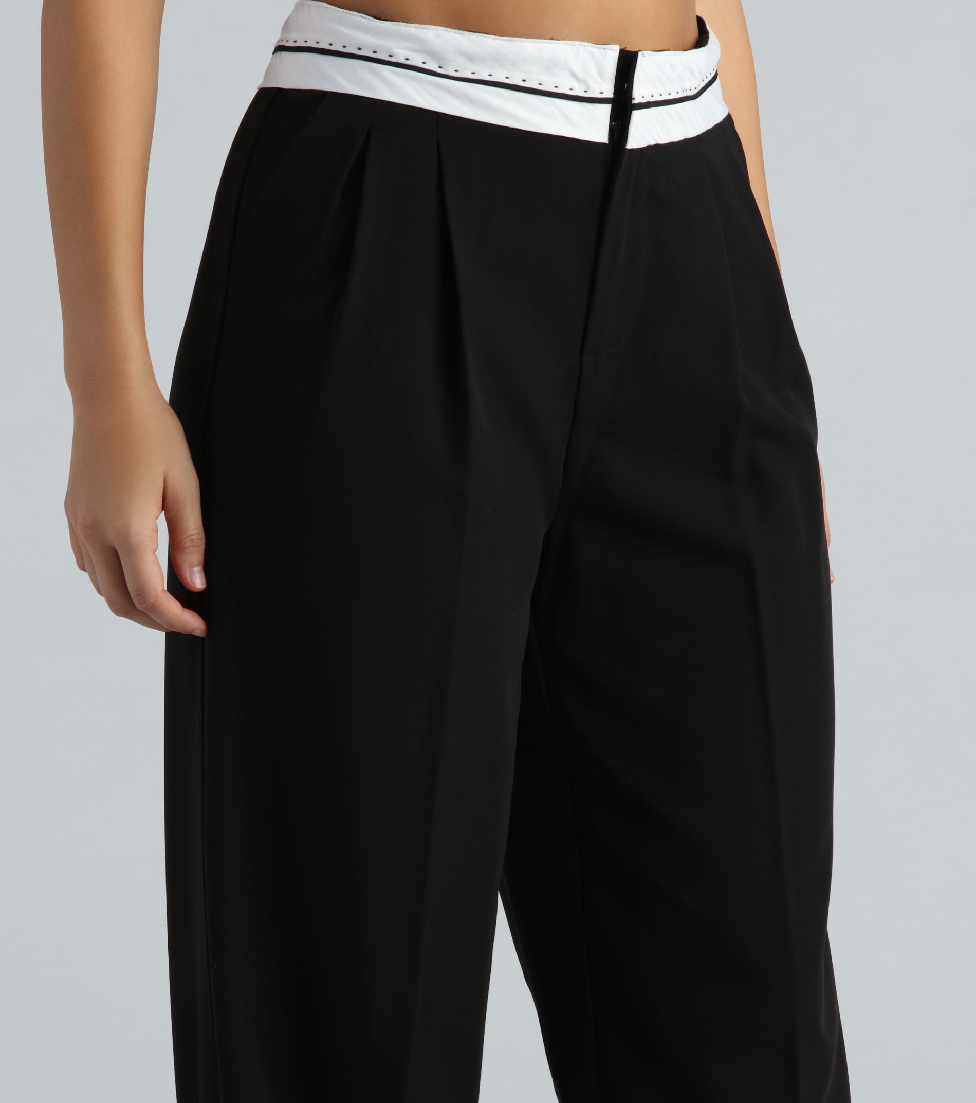 Cool-Girl Confidence Contrast Waist Trouser Pants