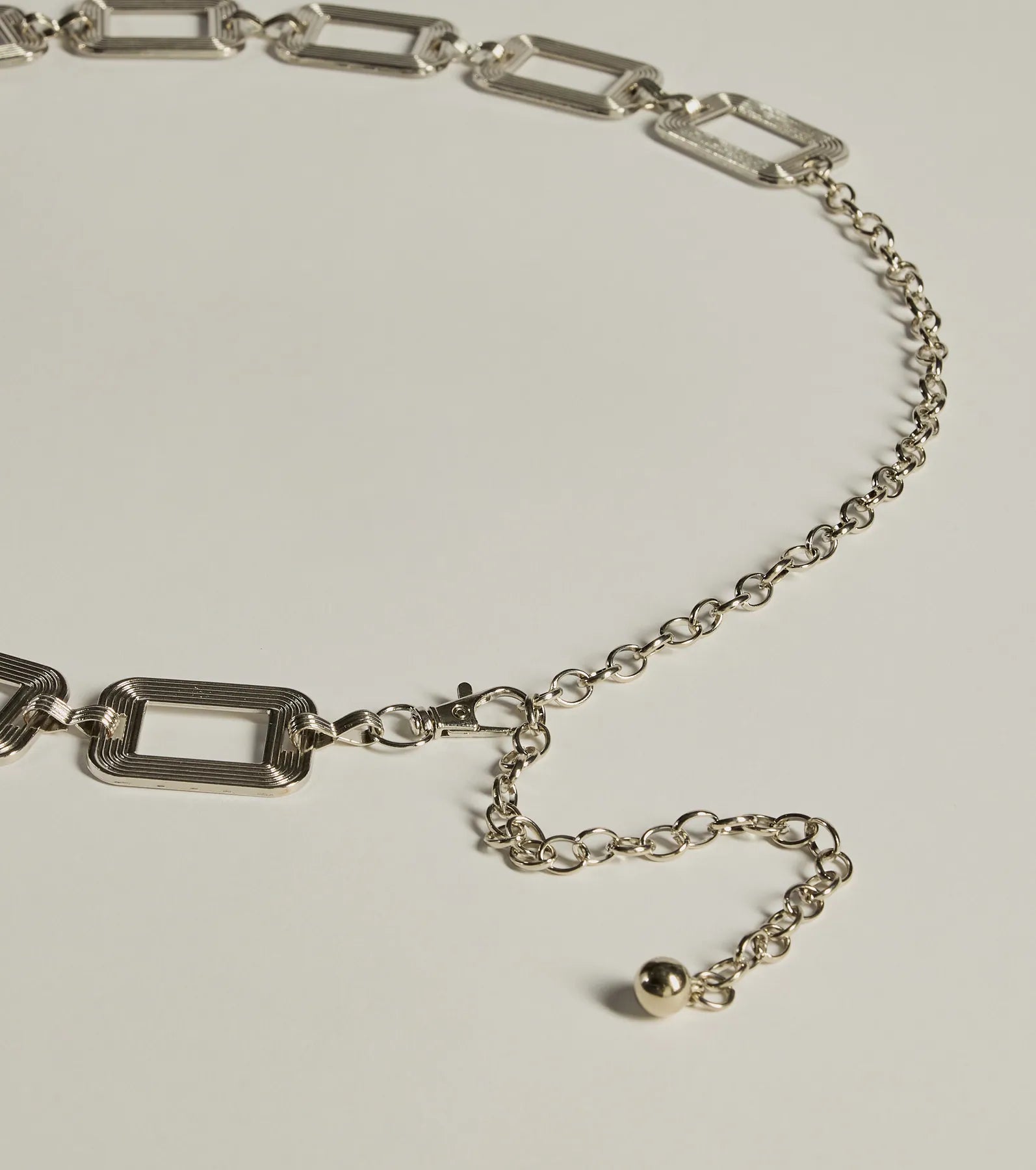 Sleek Trendsetter Textured Chain Belt