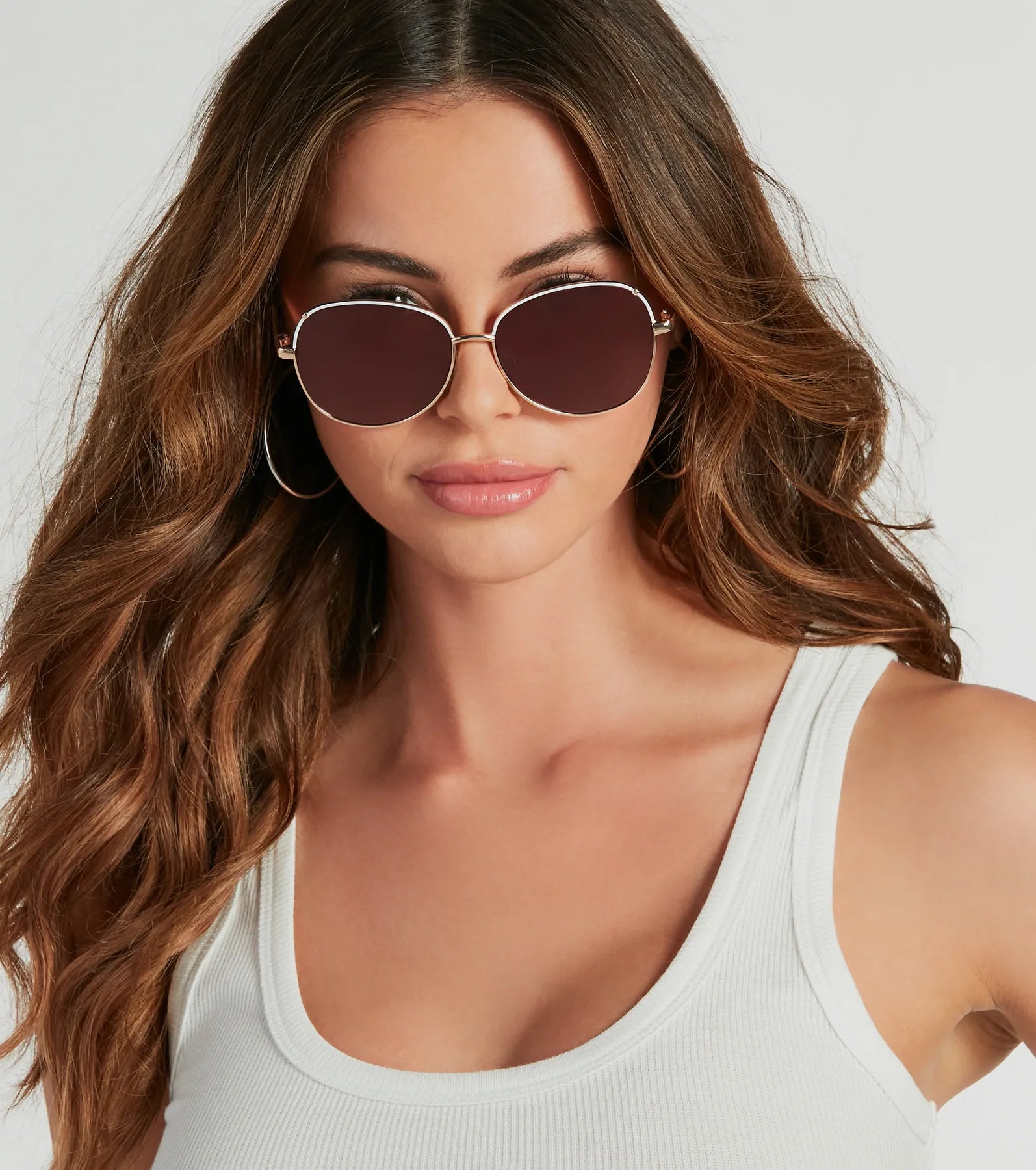 Above Average Oval Metal Trim Sunglasses