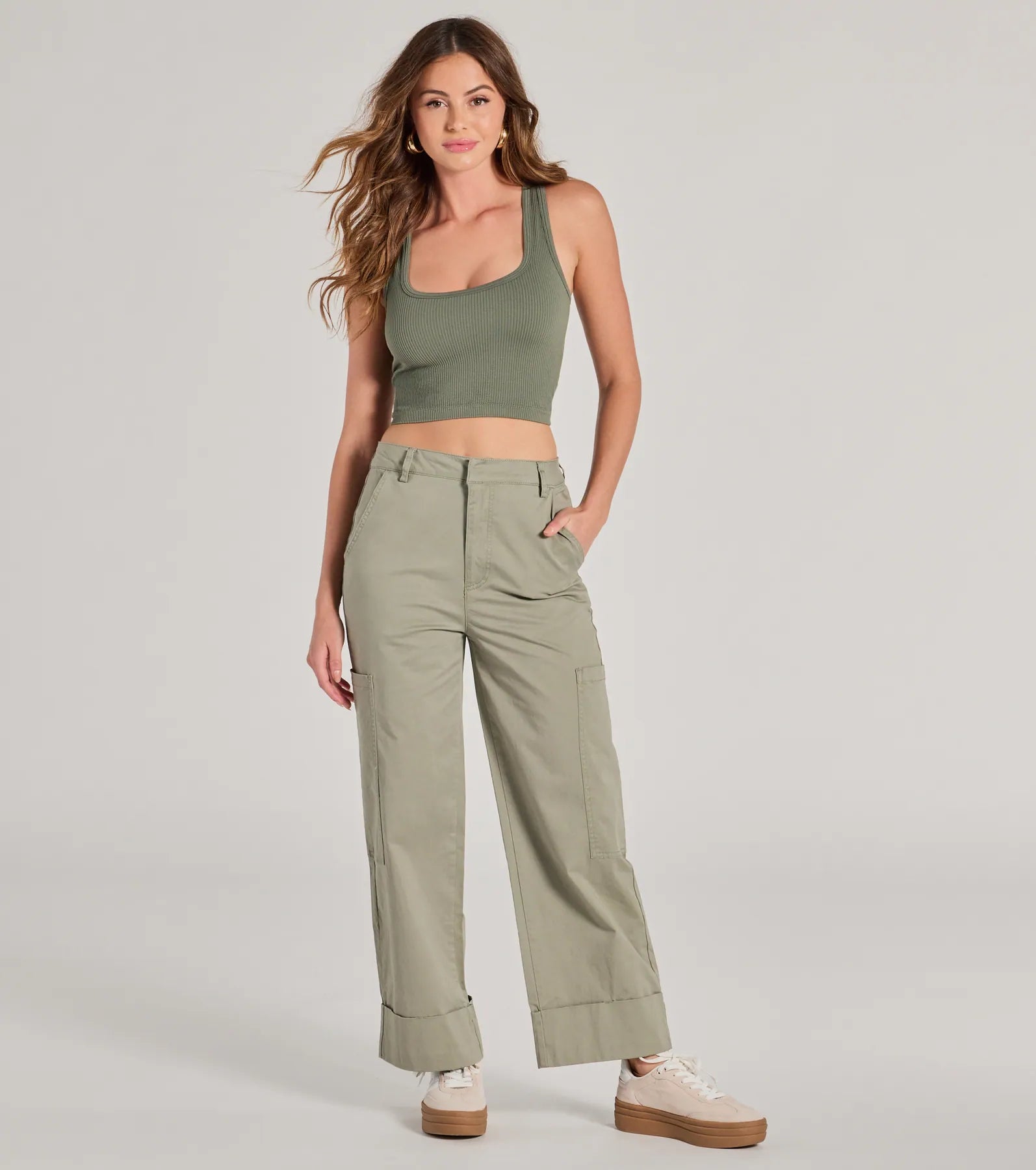 Weekend Trip High-Rise Cuffed Cargo Pants