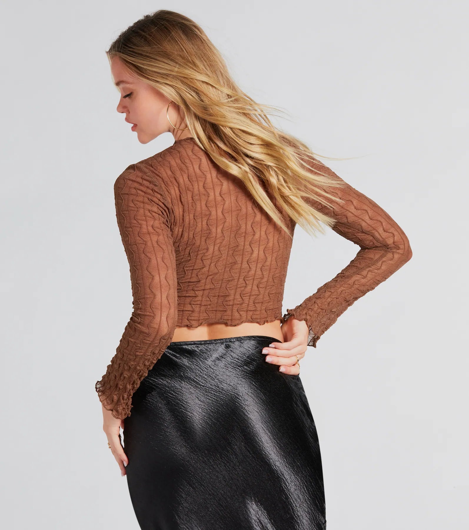 Near And Sheer Texture Mock Neck Crop Top