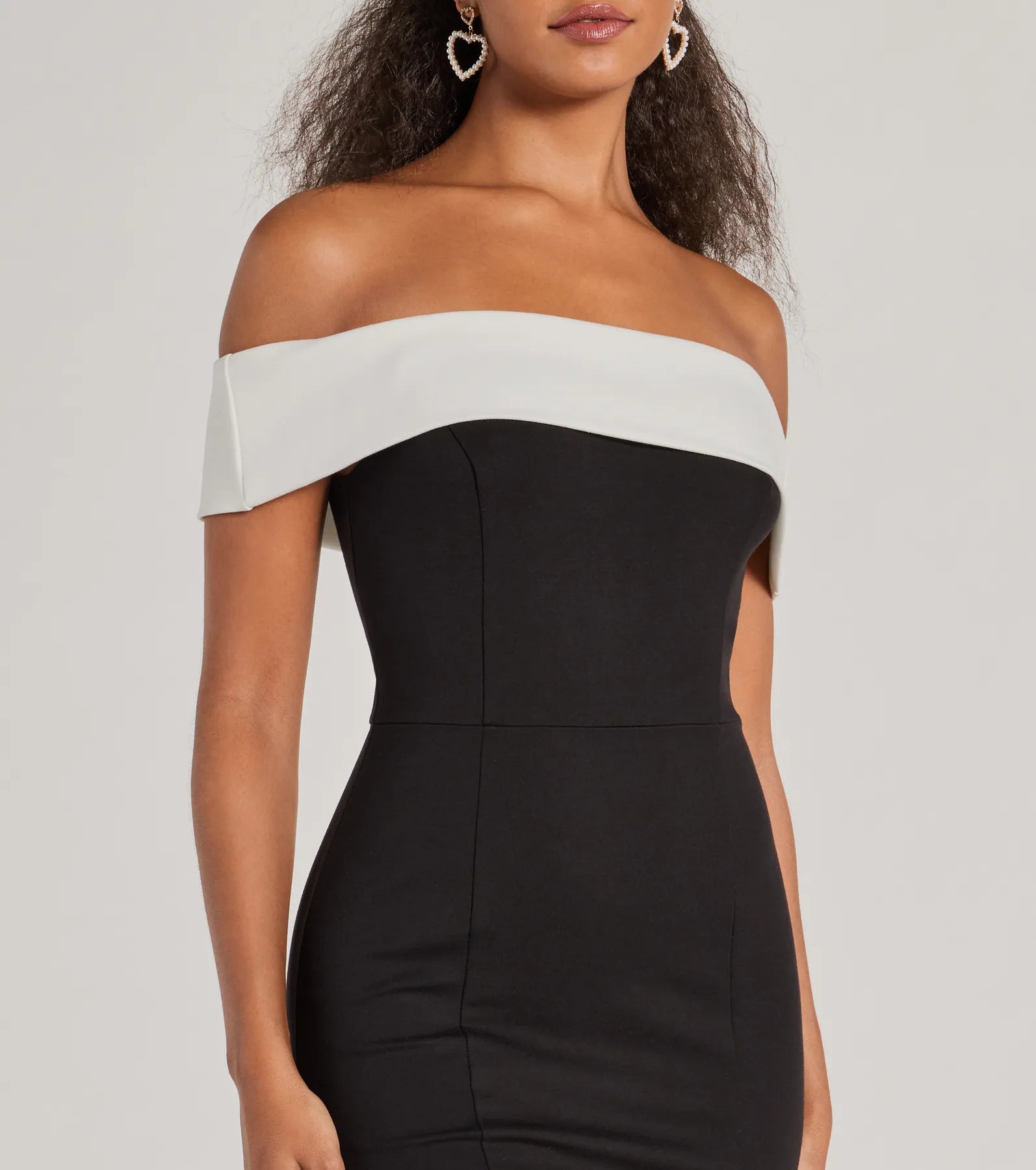 Enticing Sultry Off-The-Shoulder Mermaid Midi Dress