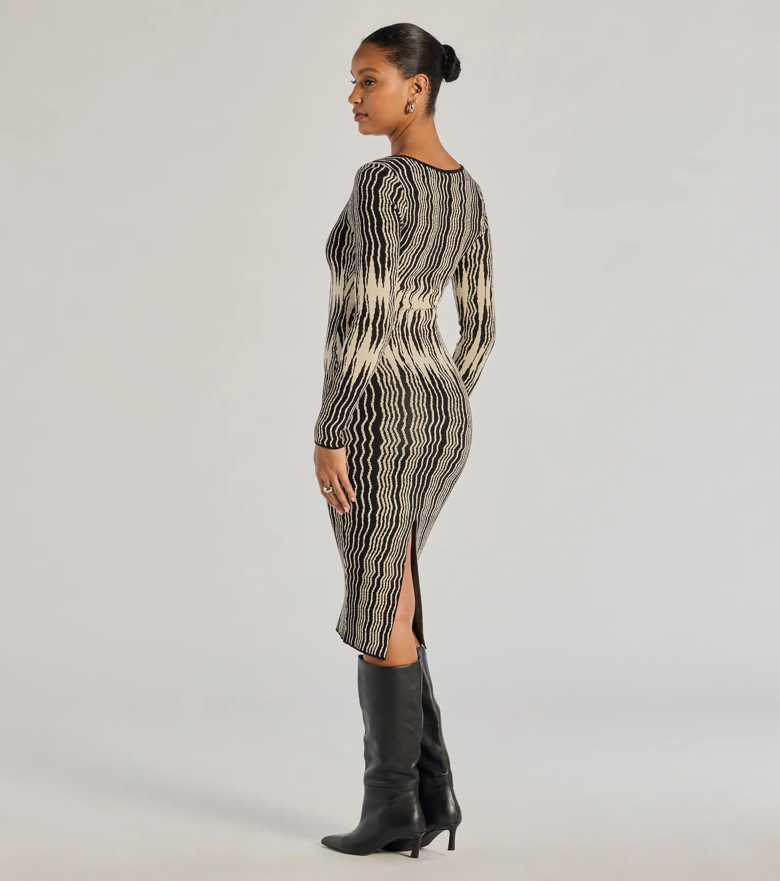 Trendy Look Abstract Striped Knit Midi Sweater Dress