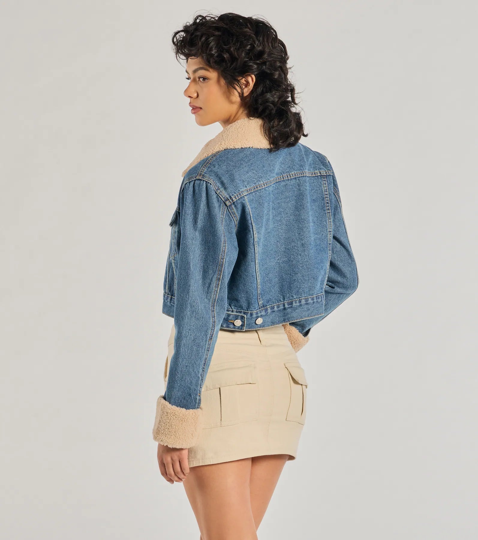 Trendy Faux Sherpa Trimmed Denim Trucker Jacket