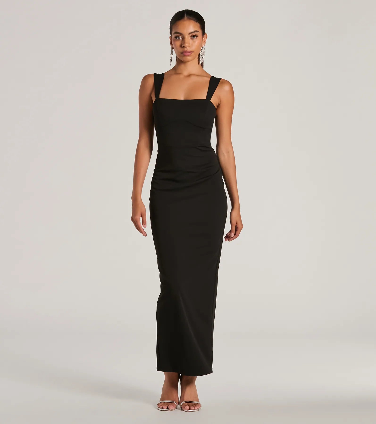 Monae Sleeveless Slim Long Crepe Formal Dress