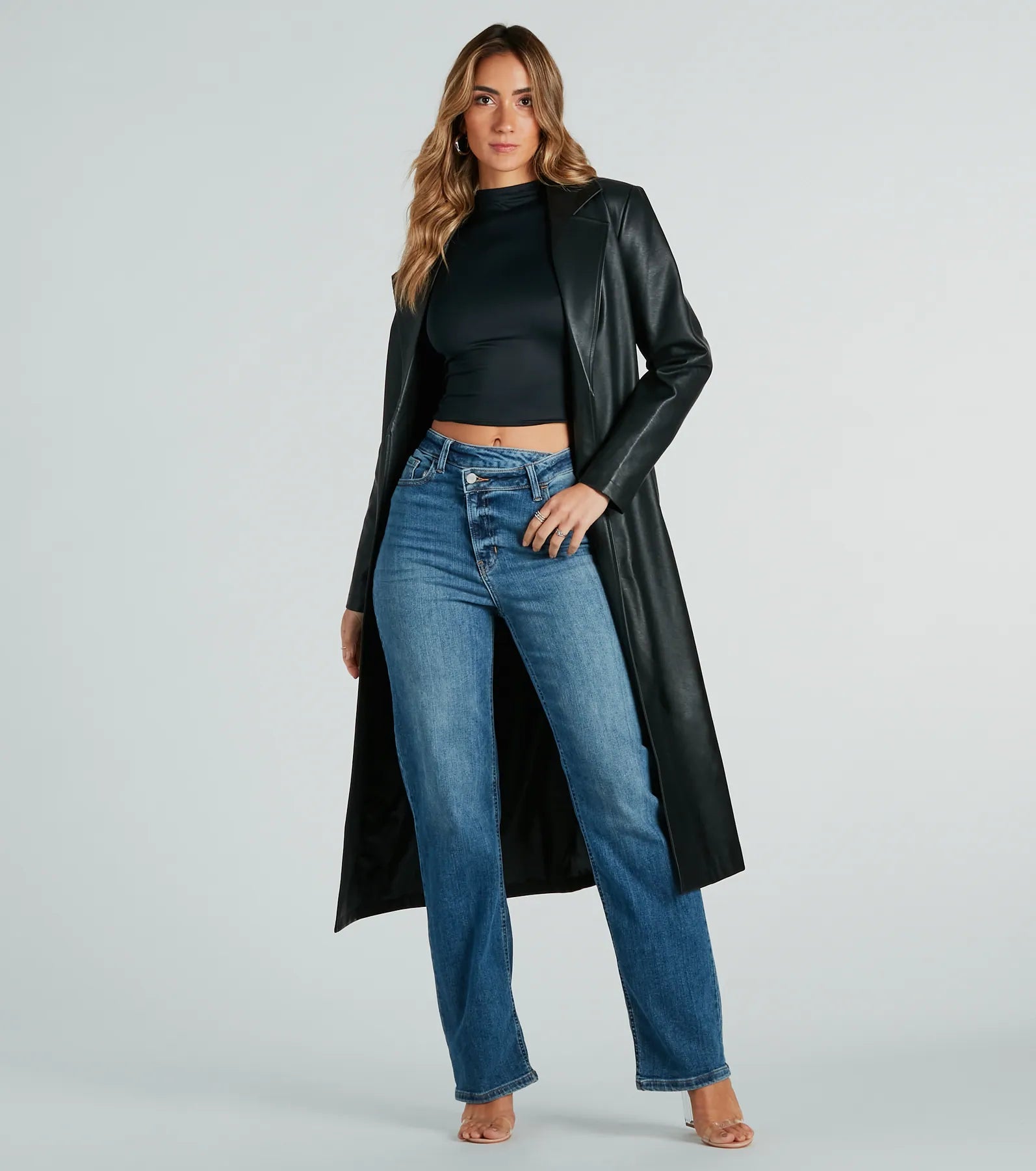 Smooth Silhouette Mock Neck Long Sleeve Crop Top