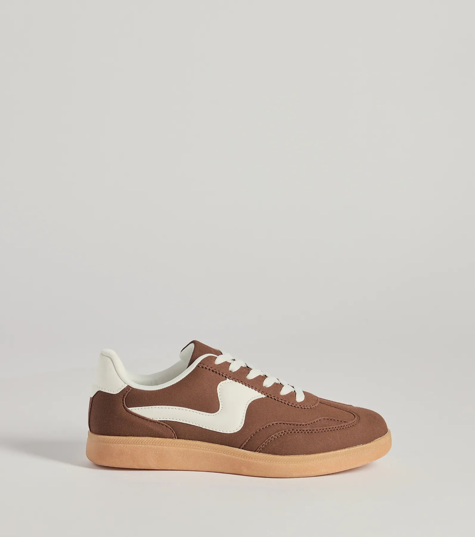 Chic Kicks Contrast Trim Sneakers