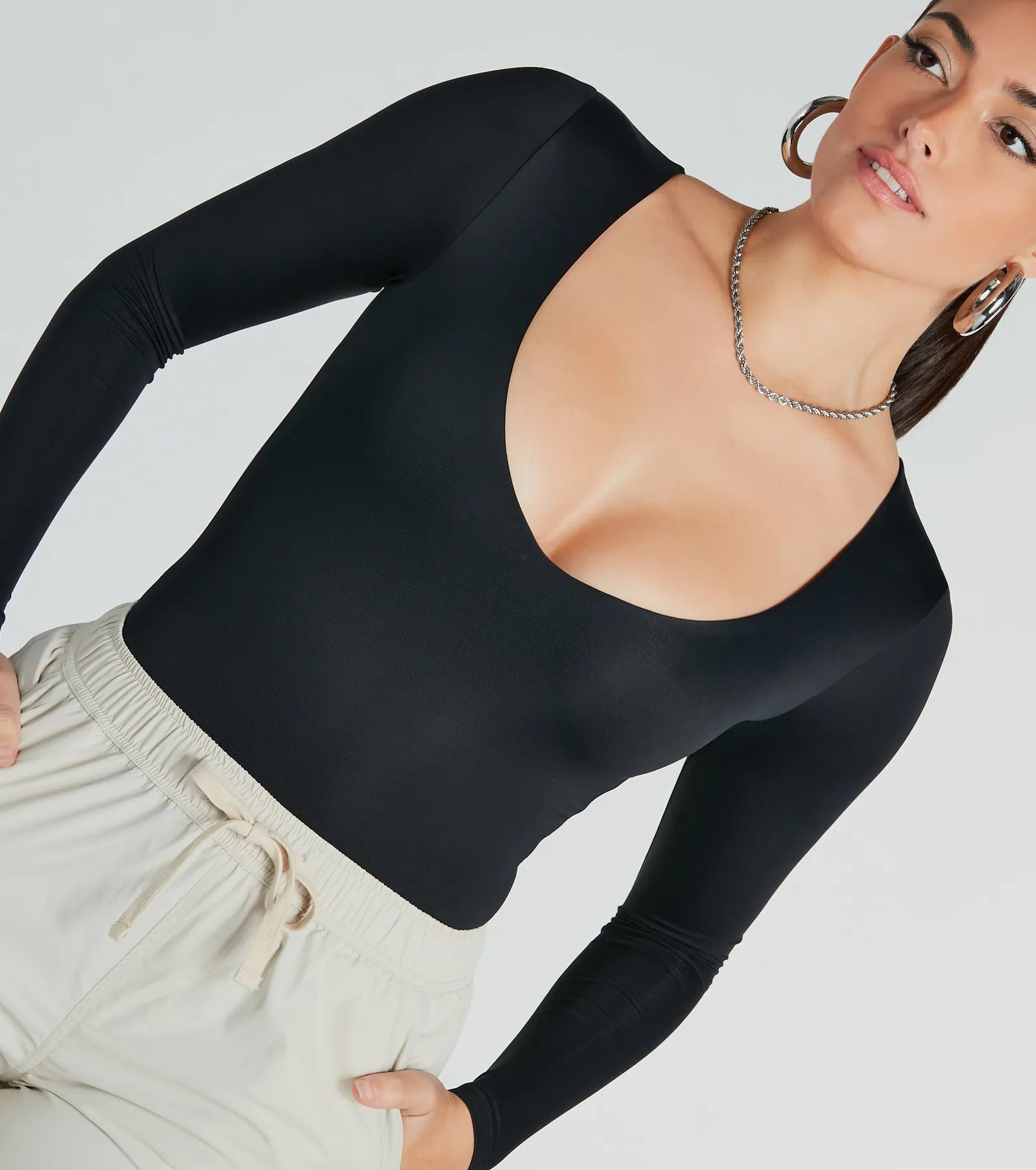 Smooth Silhouette V-Neck Long Sleeve Bodysuit