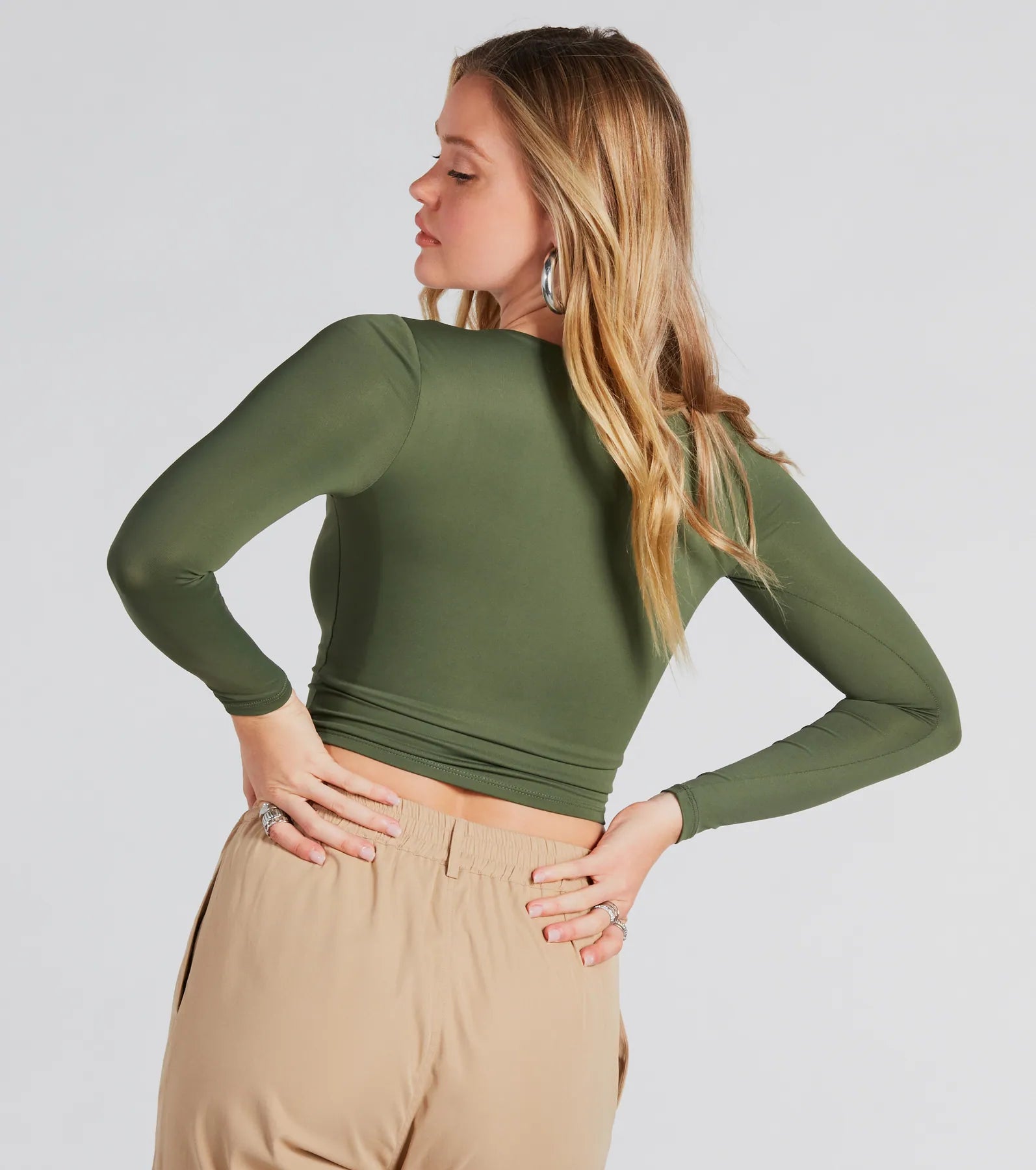 Smooth Silhouette Crew Neck Long Sleeve Top