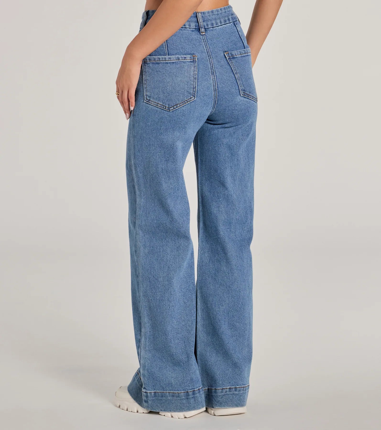 Easy Coolness Wide-Leg Denim Jeans