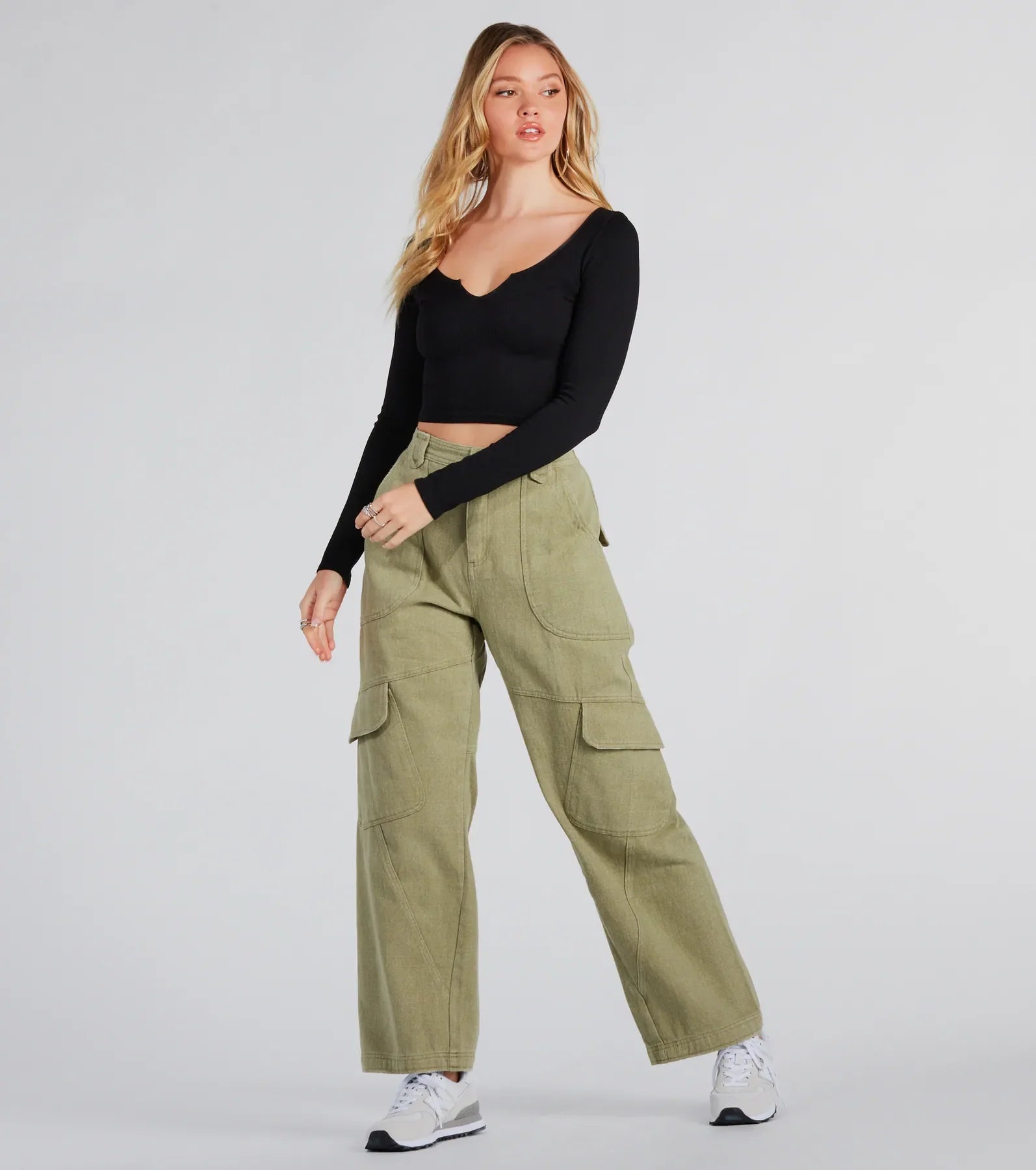 Casual Mood Wide-Leg Cargo Pants