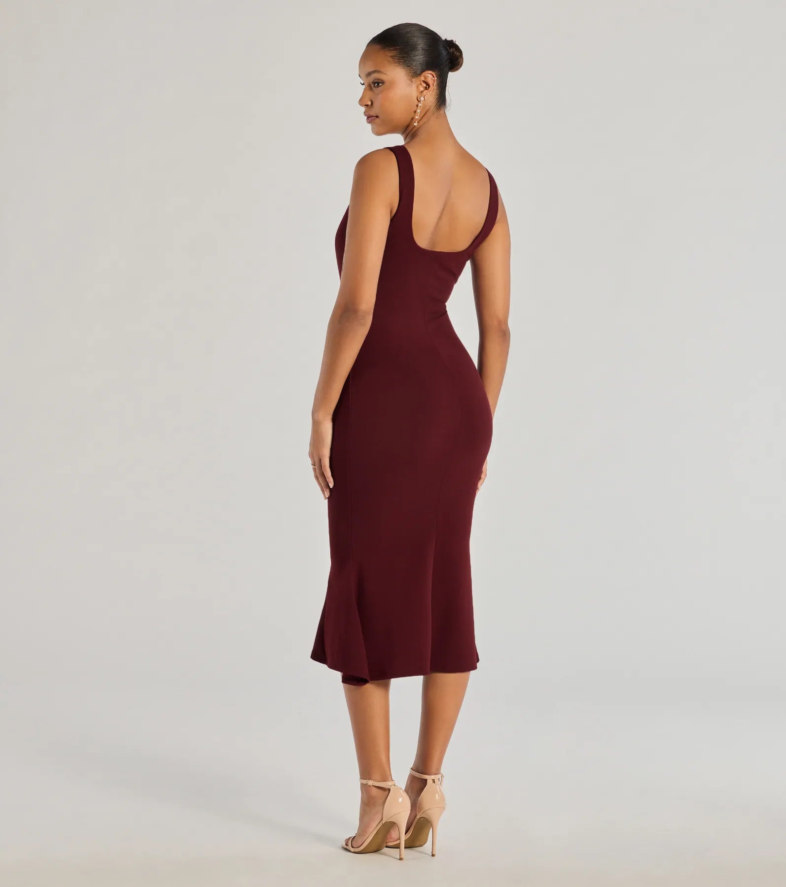 Timelessly Chic Sleeveless Flared Midi Dress