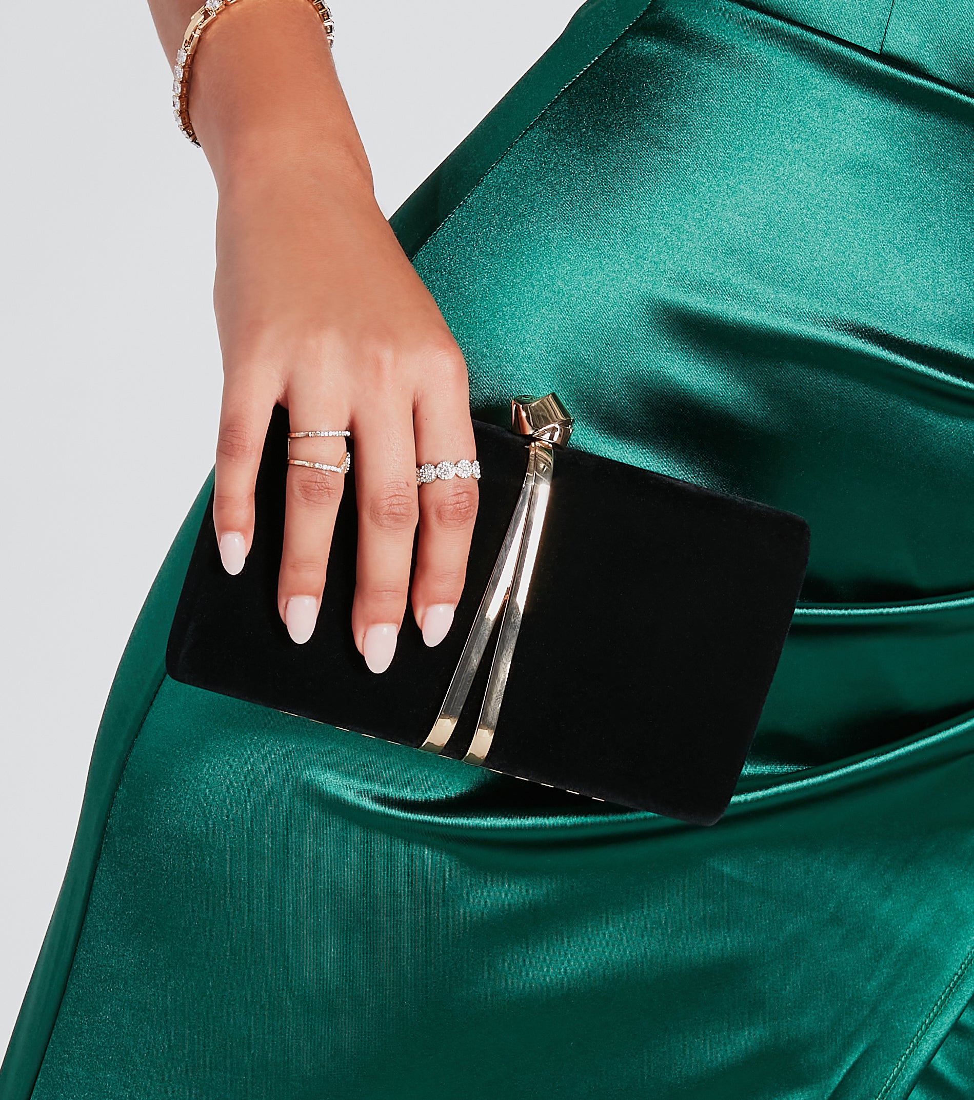 Luxe Muse Velvet Box Clutch