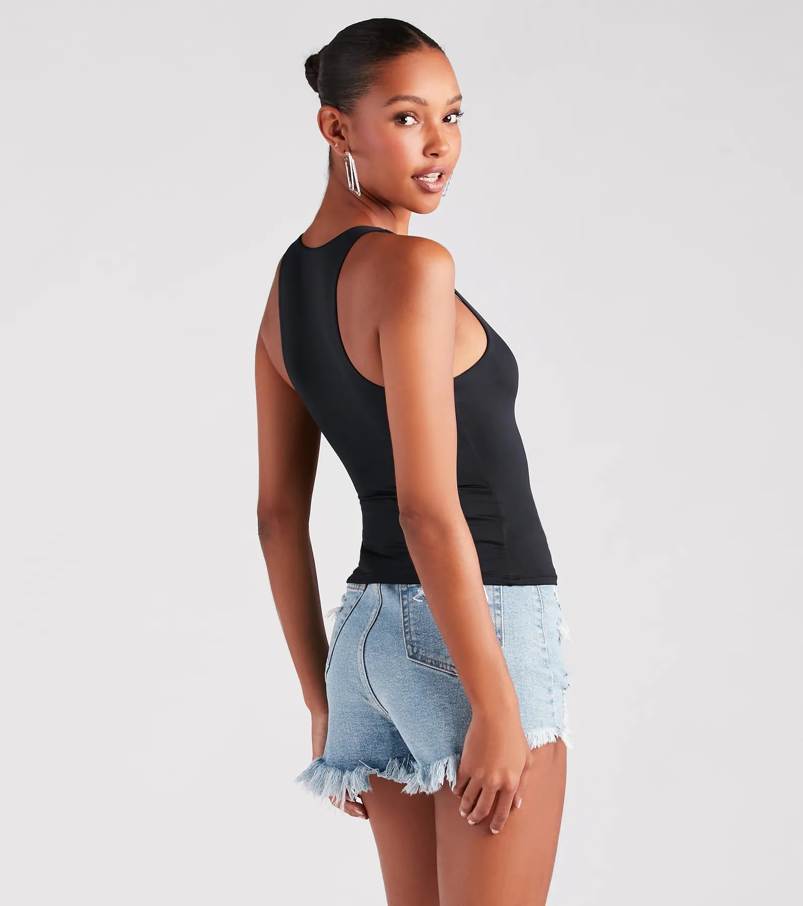 Smooth Silhouette Scoop Neck Tank Top