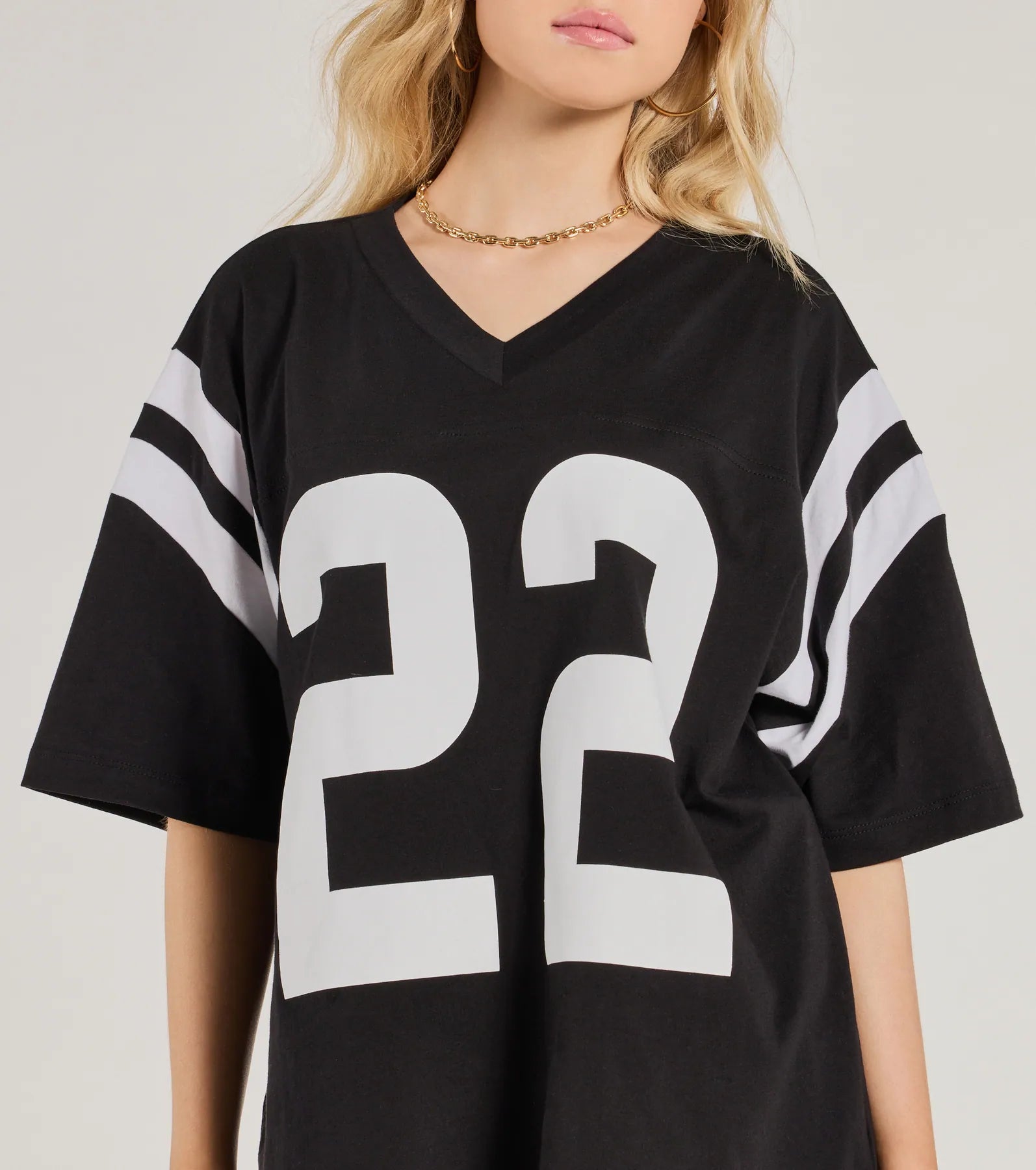 22 Oversized Graphic Tee