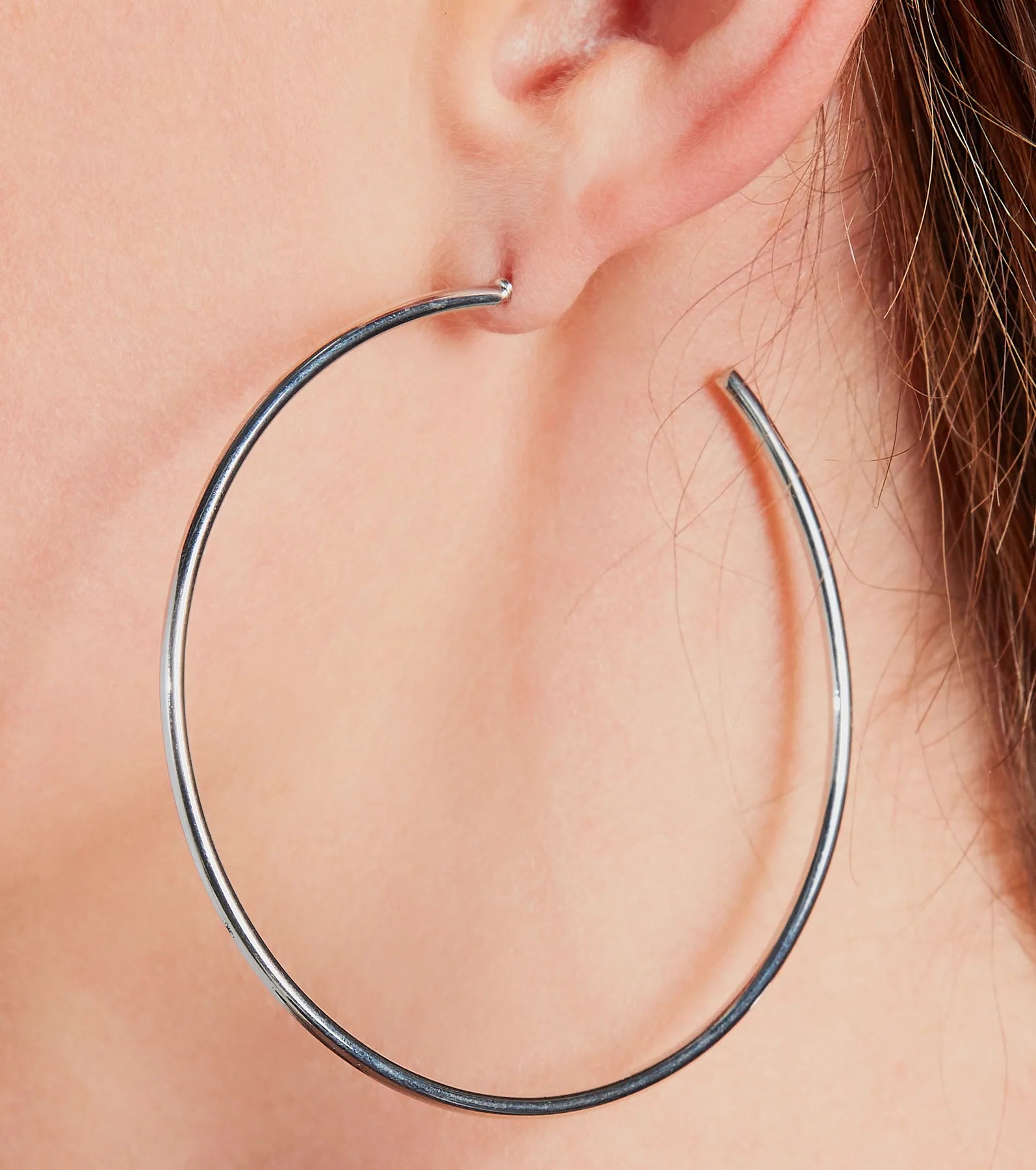 Everyday Look Sleek Hoop Earrings