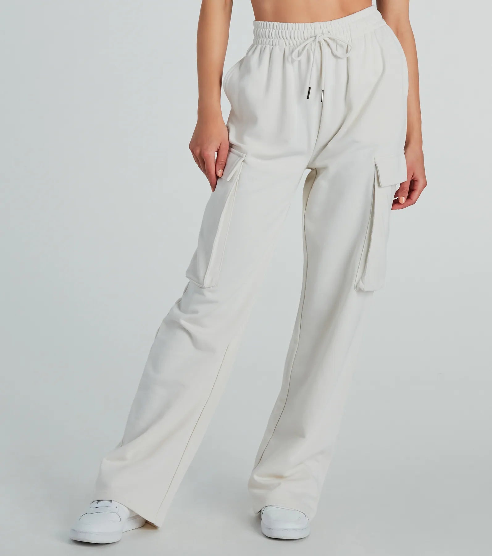 Elevated Cool Wide-Leg Cargo Sweatpants