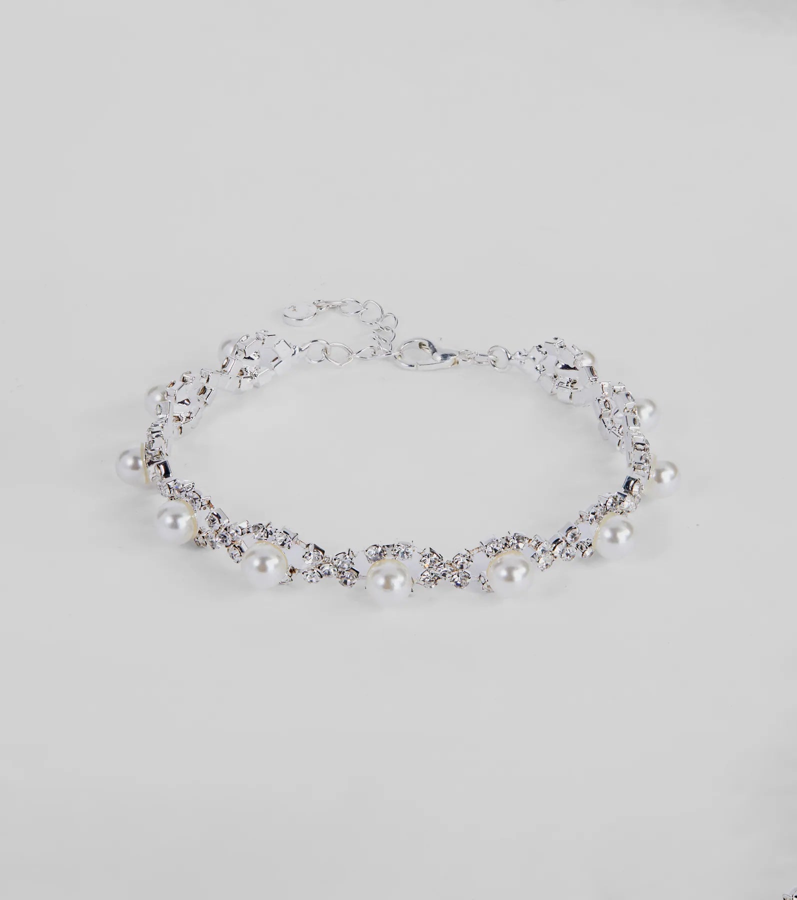 Chic Elegance Rhinestone And Pearl Dainty Bracelet