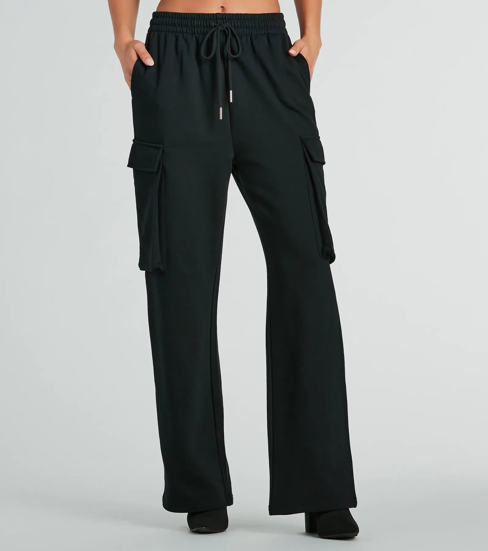 Elevated Cool Wide-Leg Cargo Sweatpants