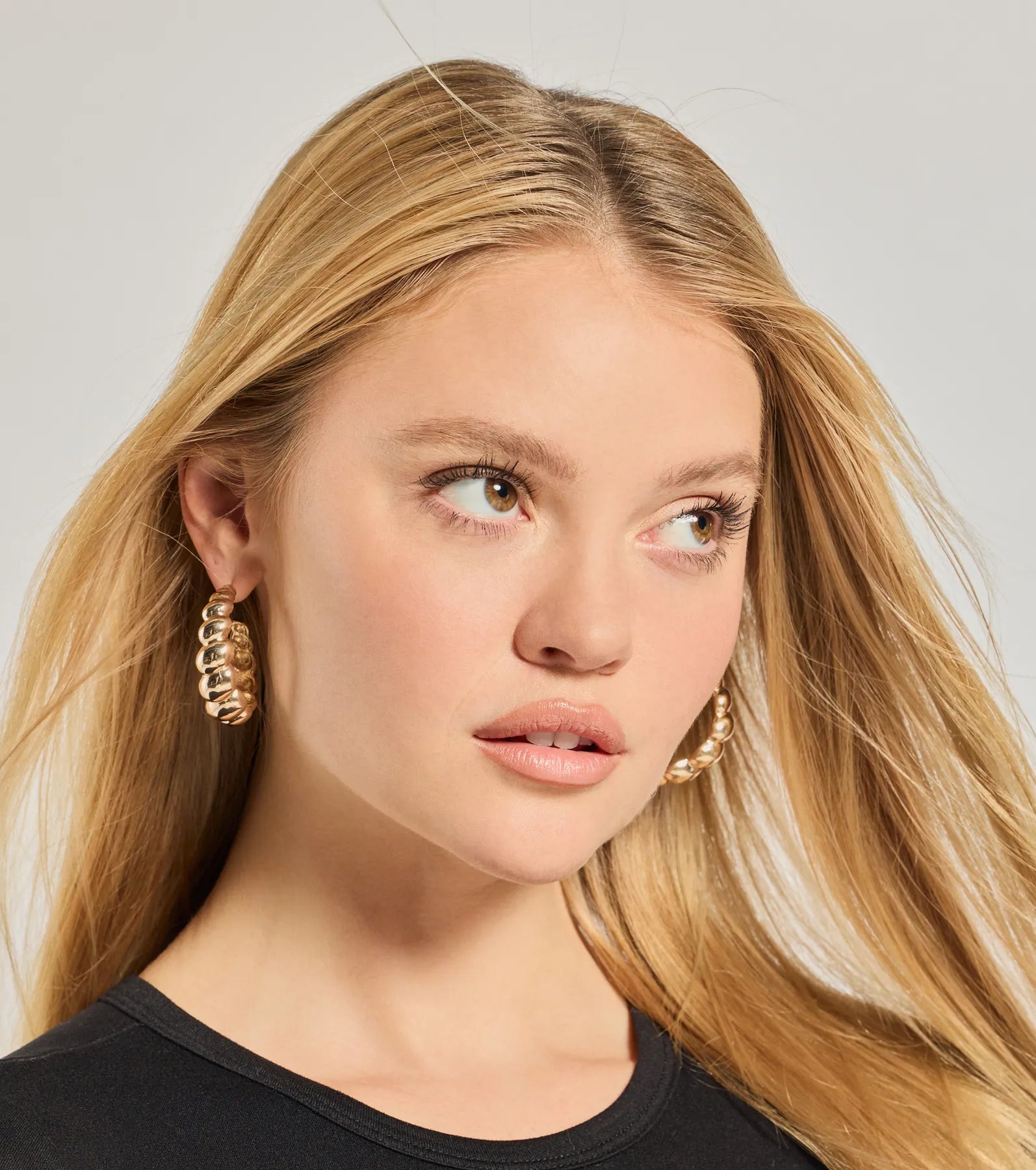 Chic Confidence Textured Hoop Earrings