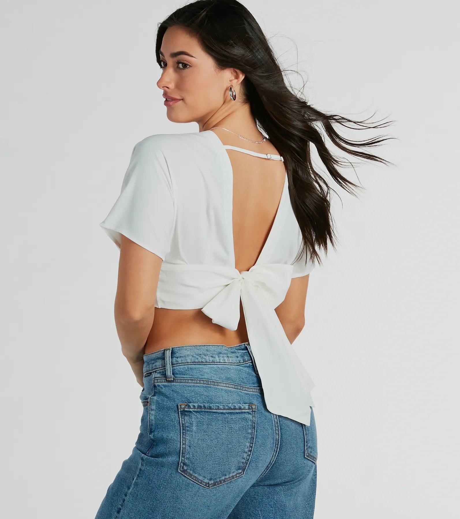 Chic Arrival V-Neck Dolman Satin Crop Top