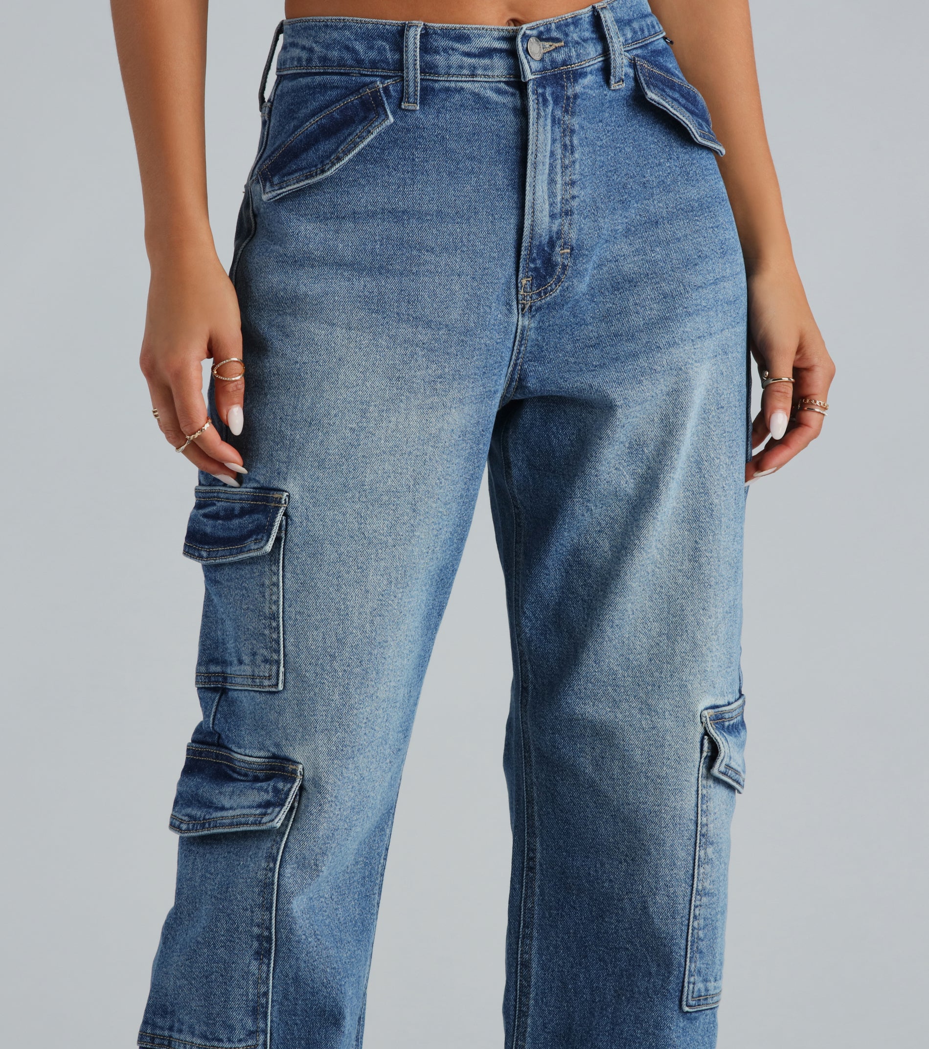 Mid-Rise Cargo-Style Baggy-Leg Jeans