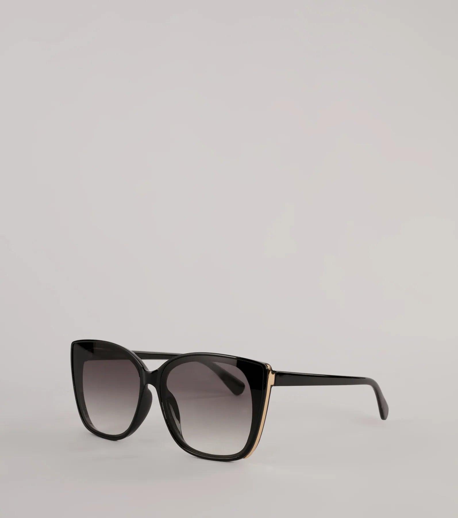 Sleek Trend Oversized Cateye Sunglasses