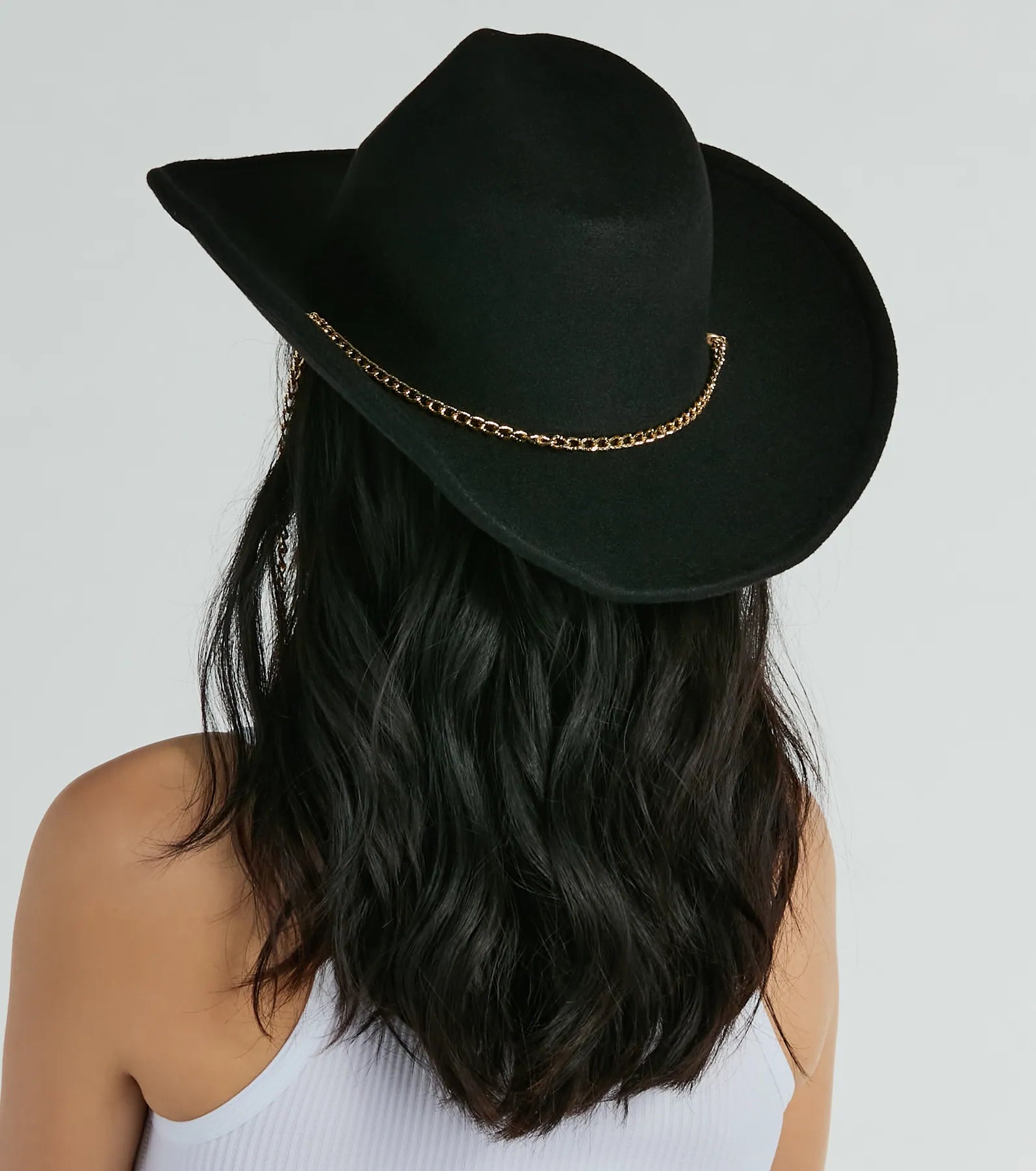 Rodeo-Ready Chain-Trim Cowboy Hat