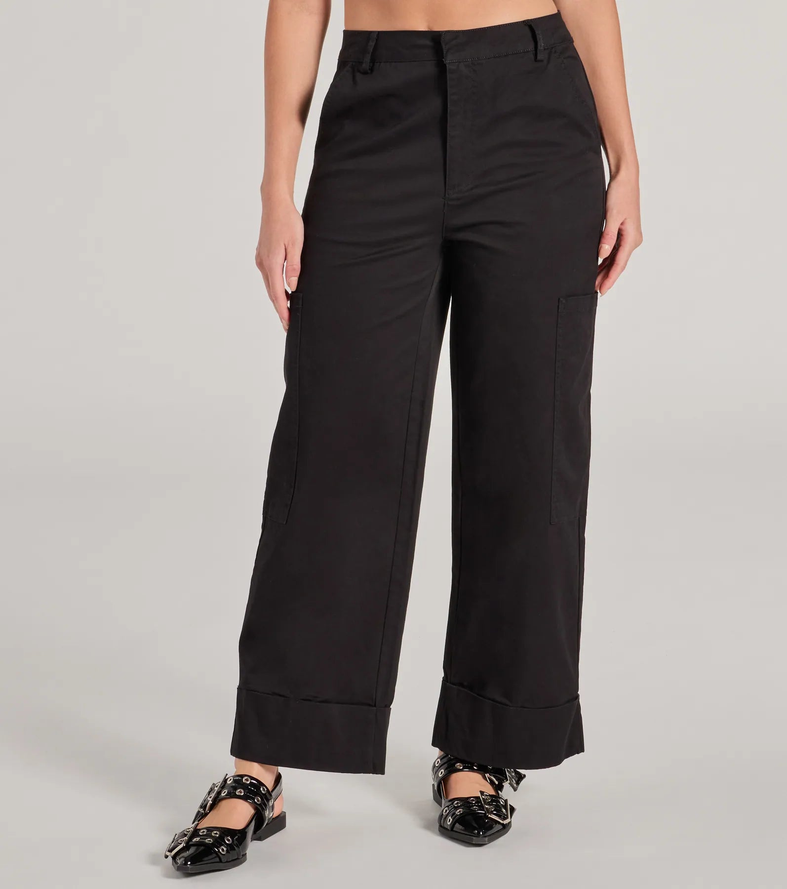 Weekend Trip High-Rise Cuffed Cargo Pants