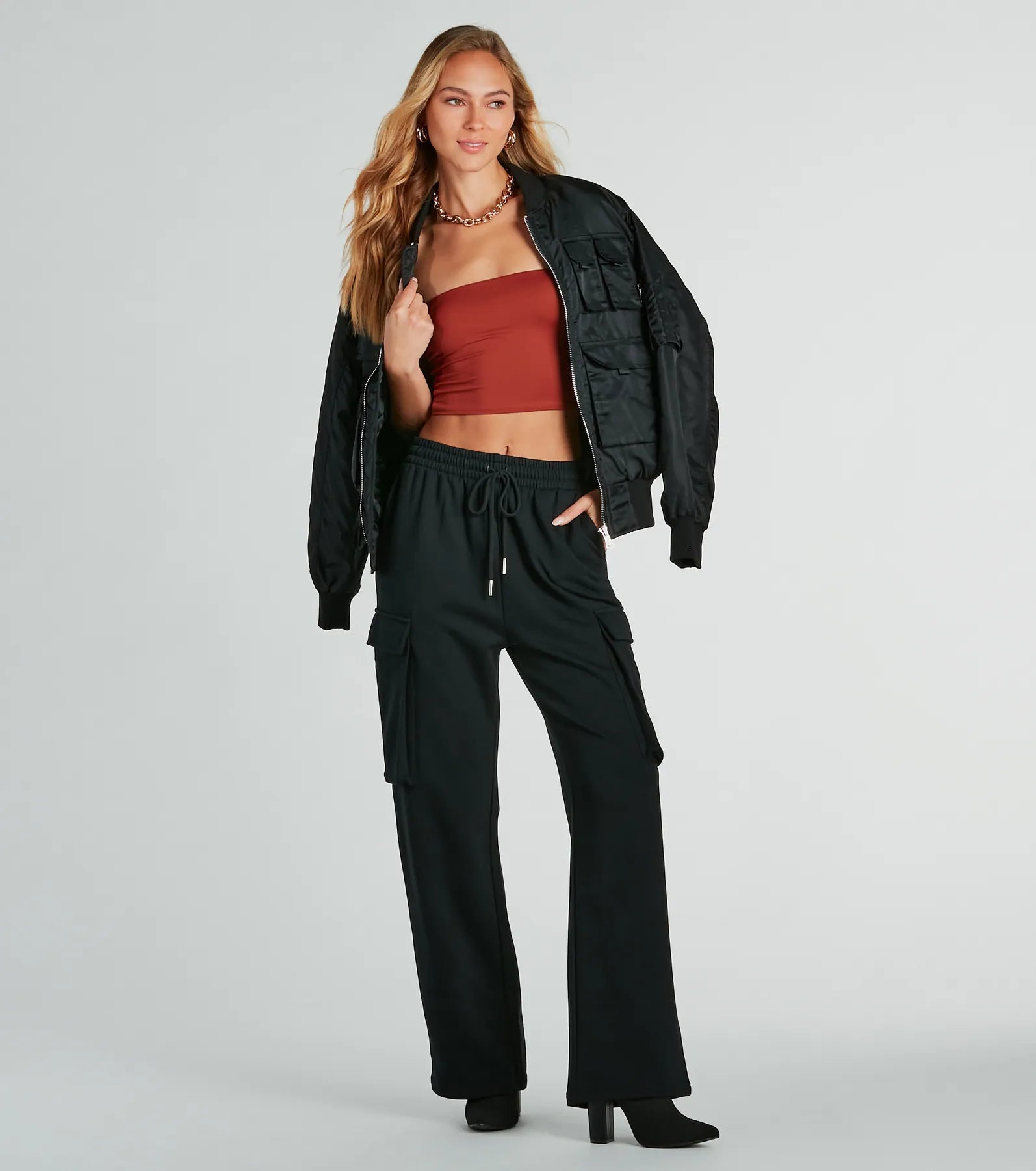 Elevated Cool Wide-Leg Cargo Sweatpants