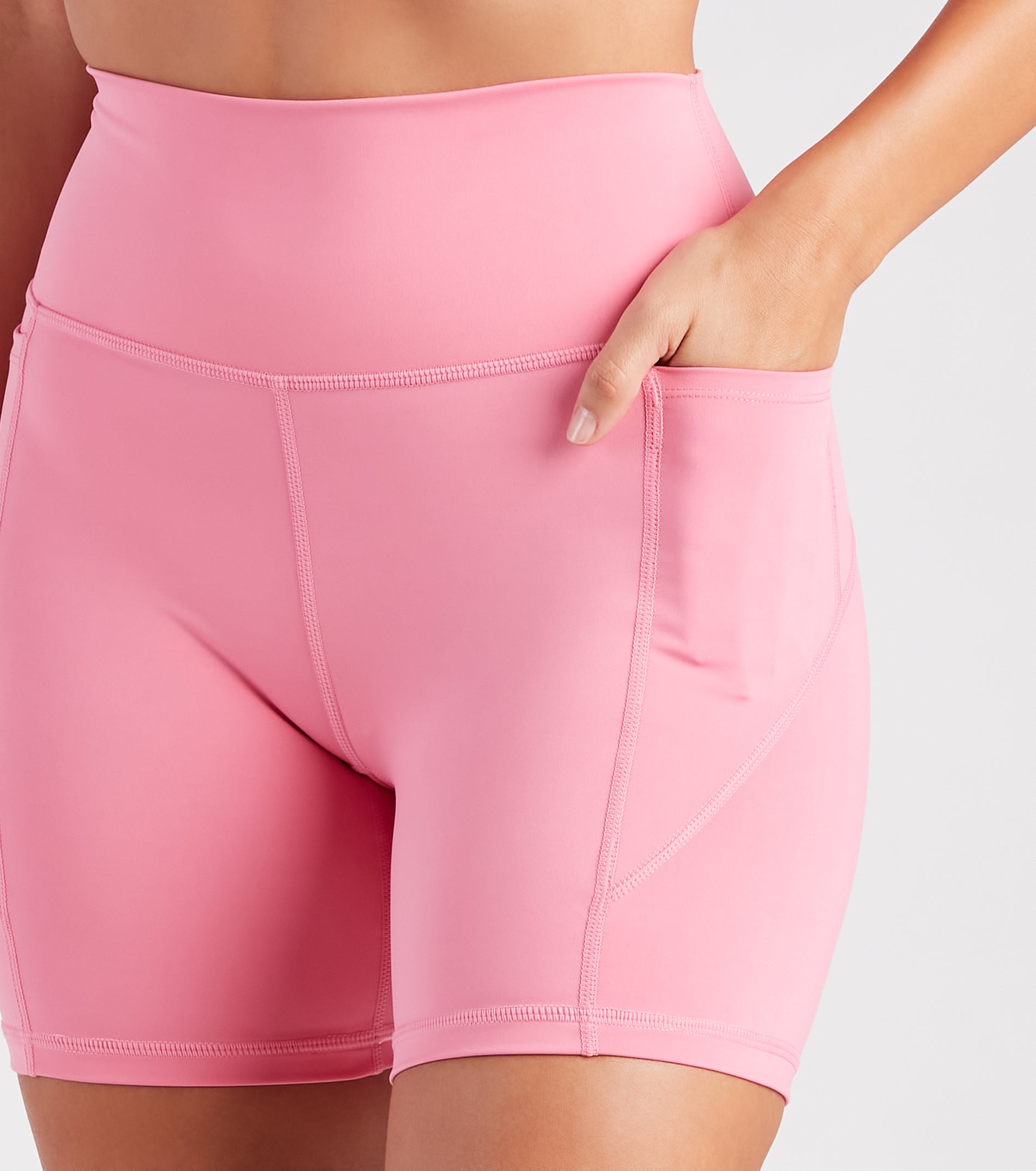 Stylish And Seamless High-Rise Biker Shorts