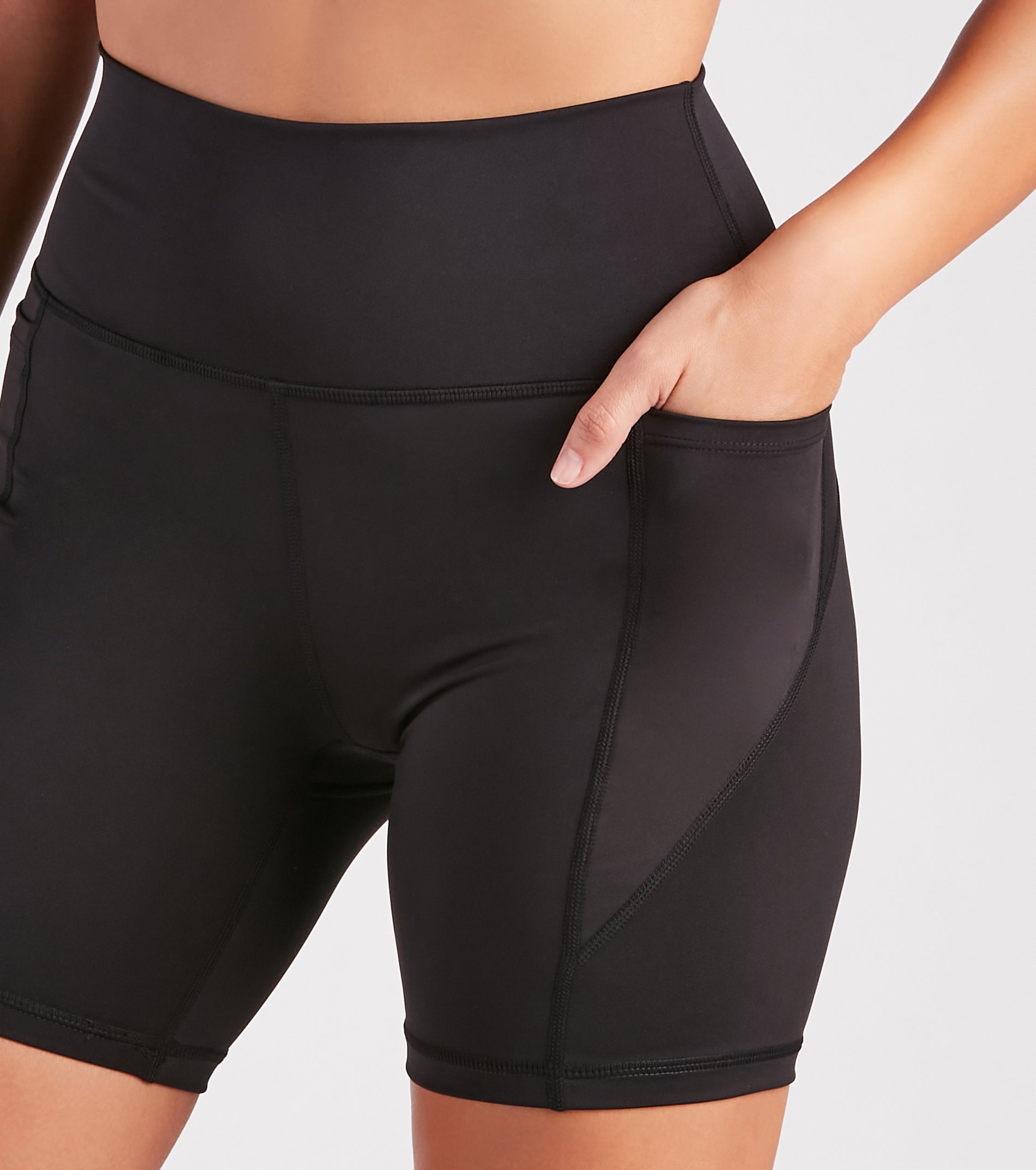 Stylish And Seamless High-Rise Biker Shorts