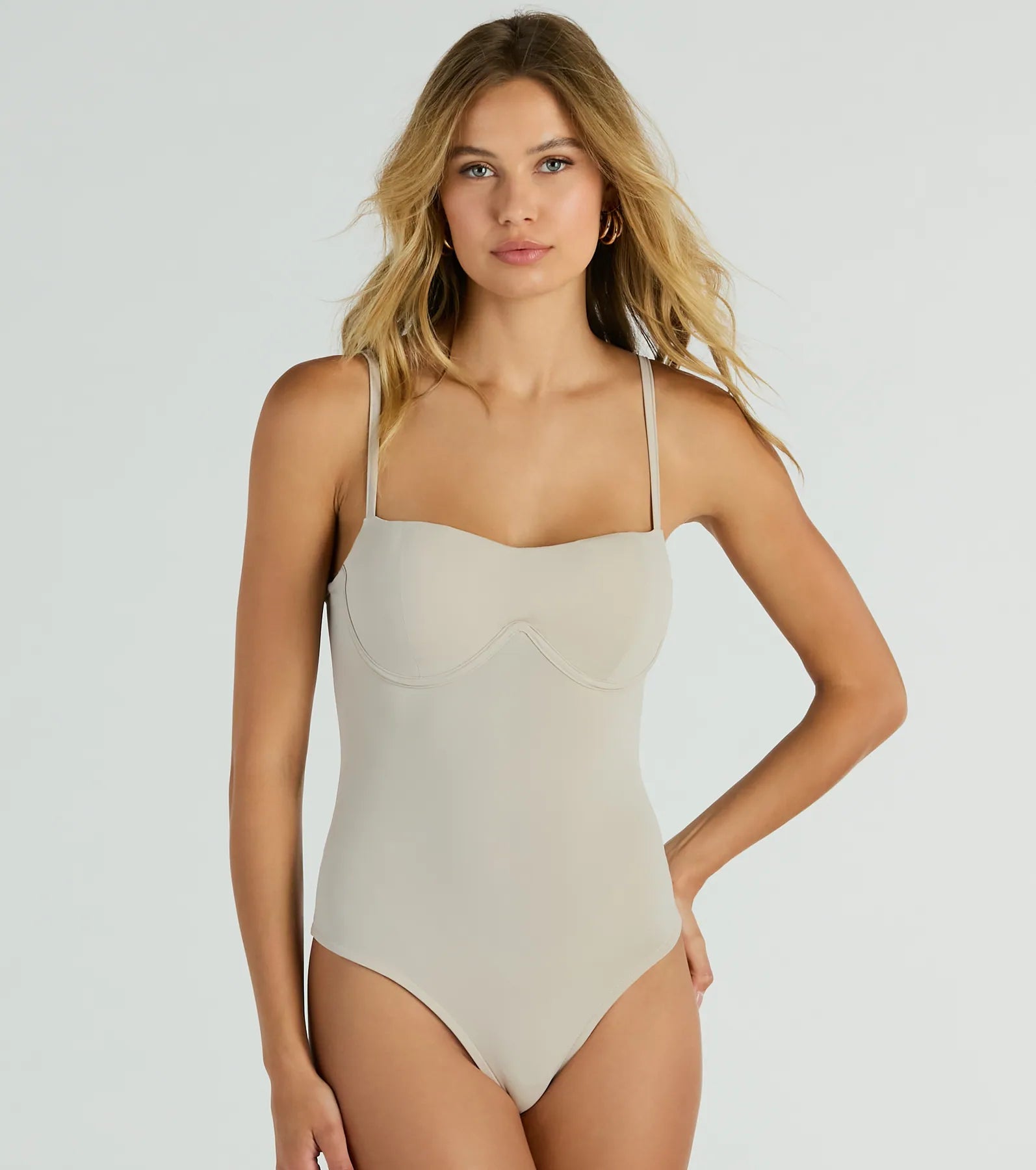 Smooth Silhouette Sweetheart Underwire Bodysuit