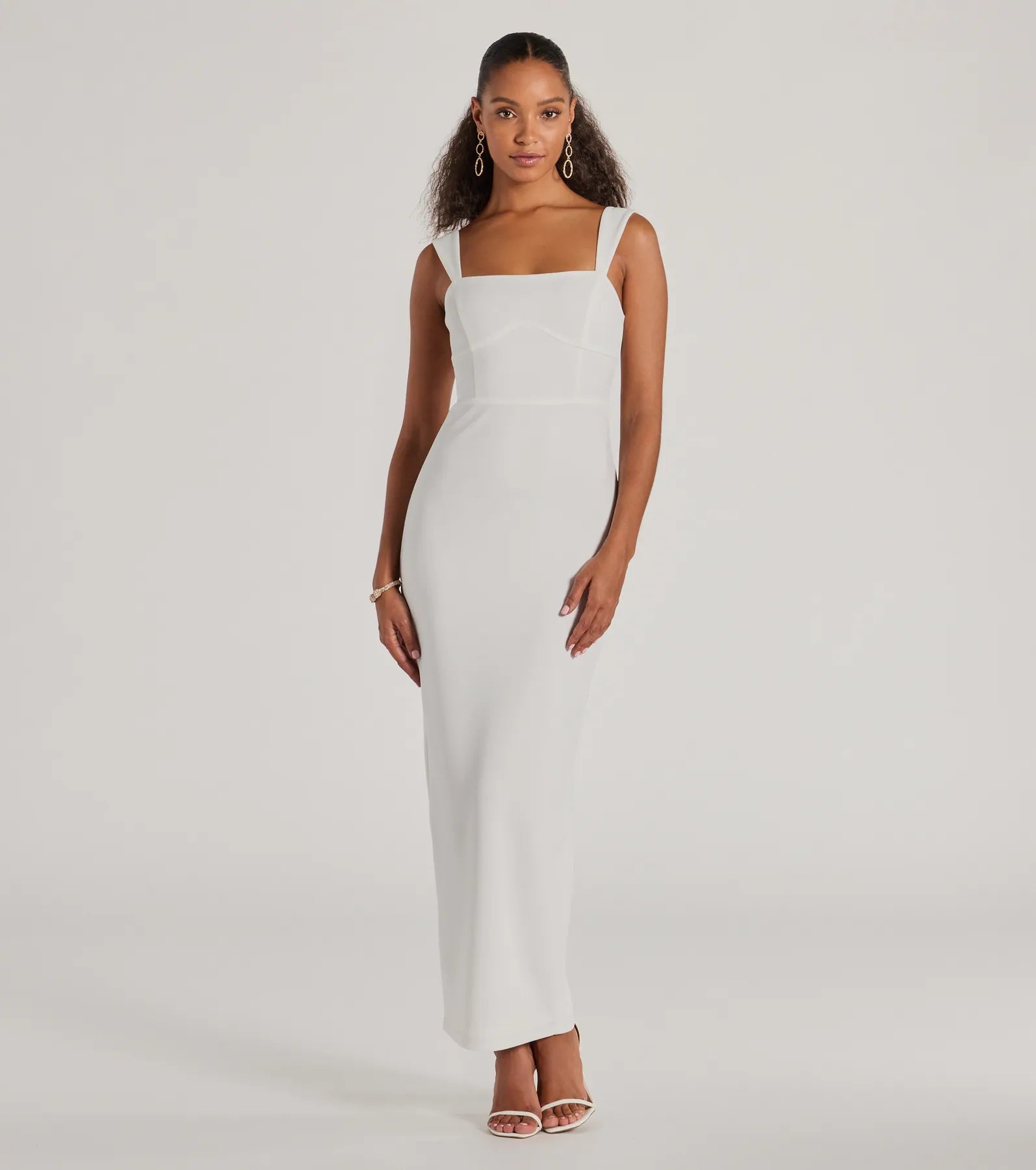 Monae Sleeveless Slim Long Crepe Formal Dress