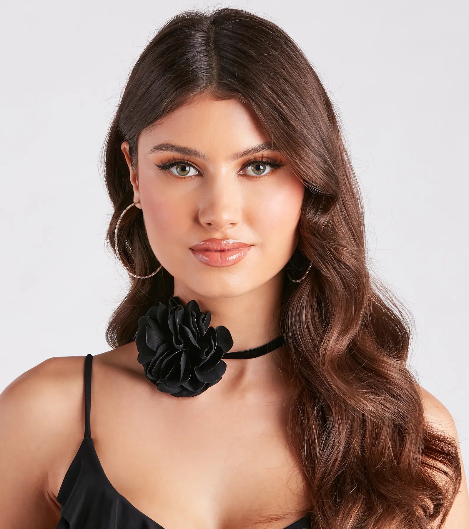 Trendsetter Status Rosette Velvet Choker Necklace