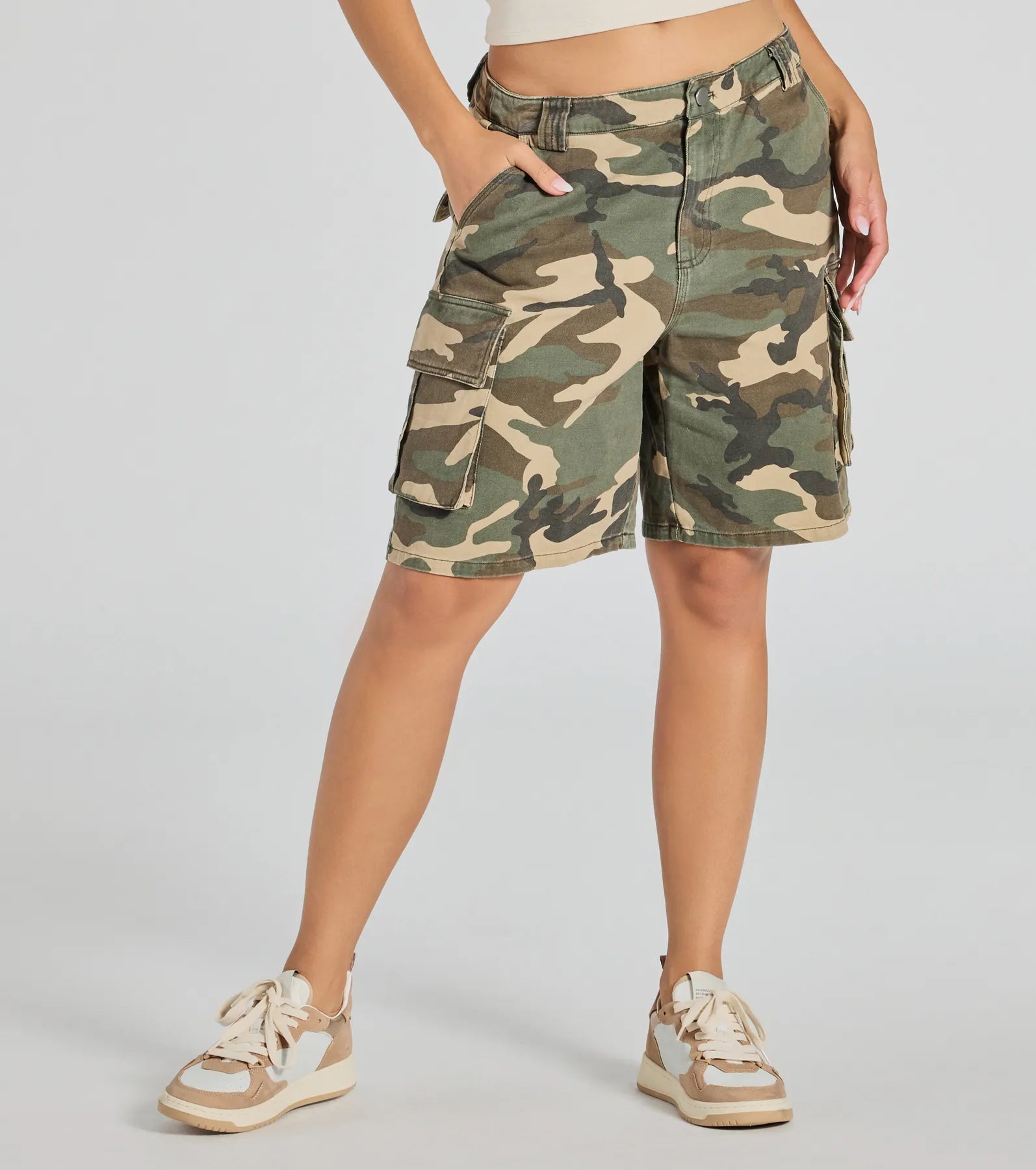 Effortlessly Cool Mid-Rise Camo Cargo Shorts