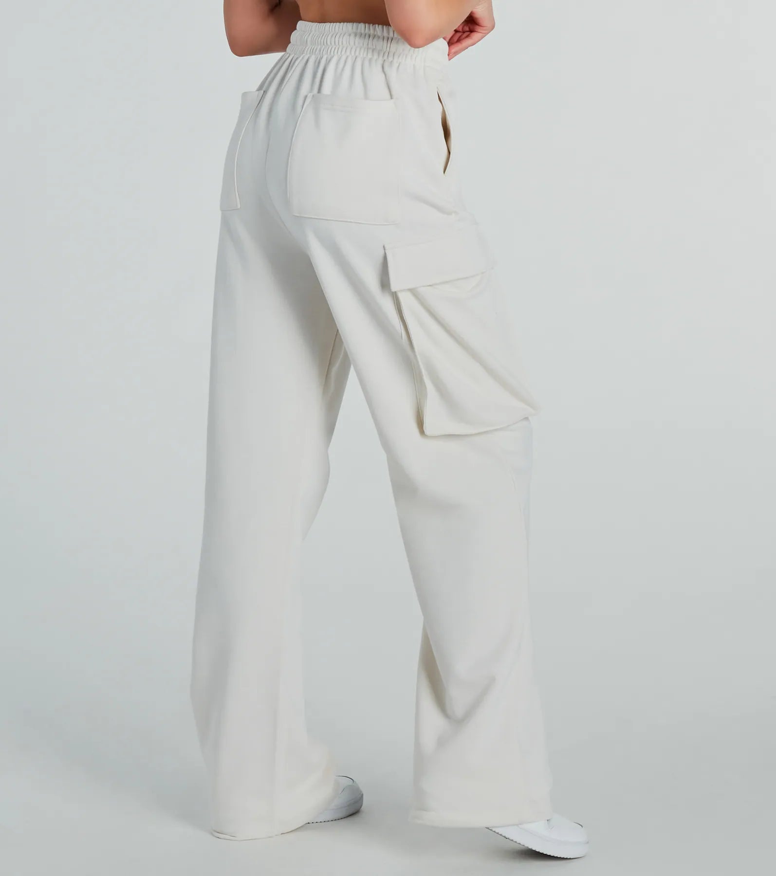 Elevated Cool Wide-Leg Cargo Sweatpants