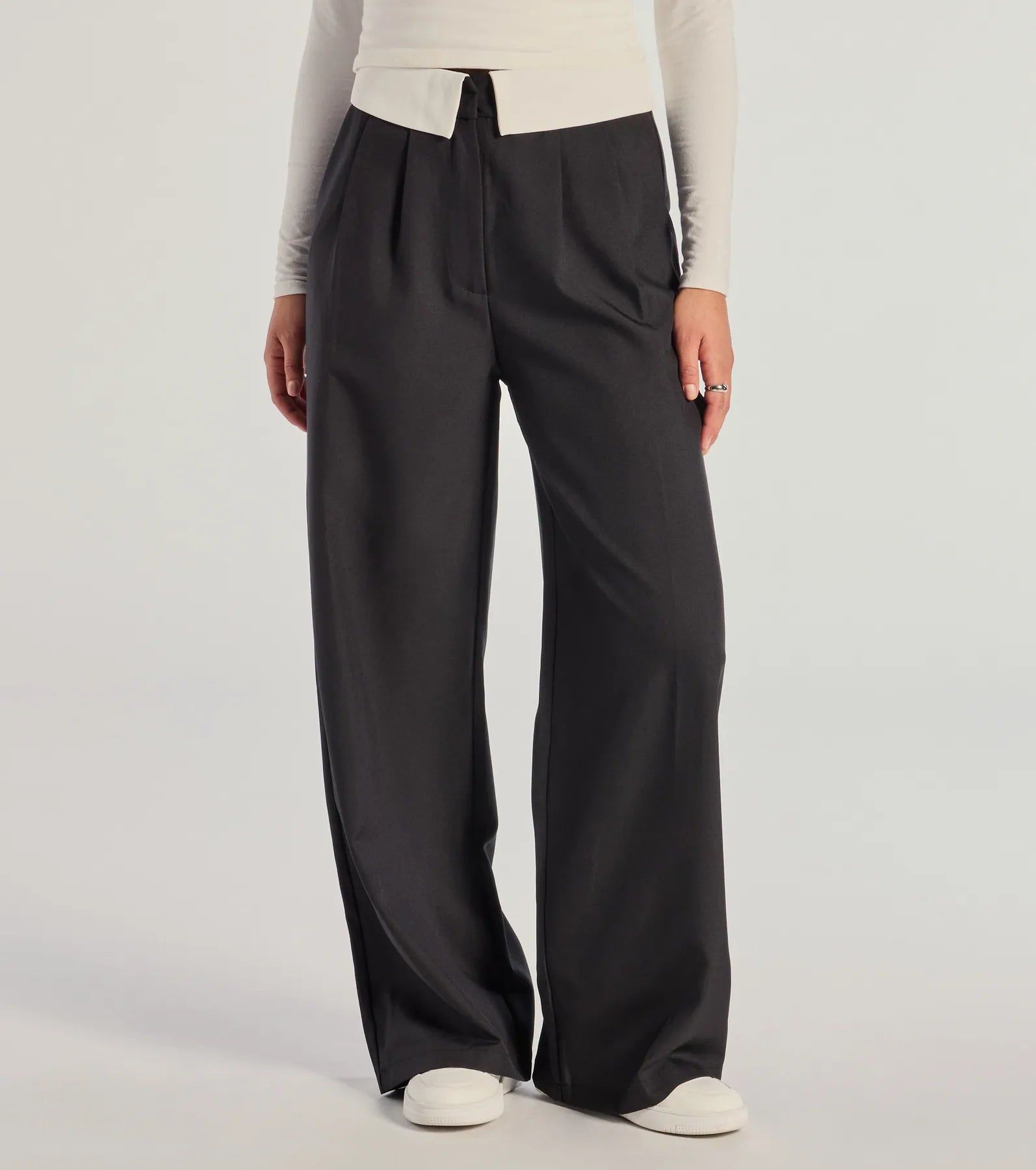 First Look Contrast Wide-Leg Pants