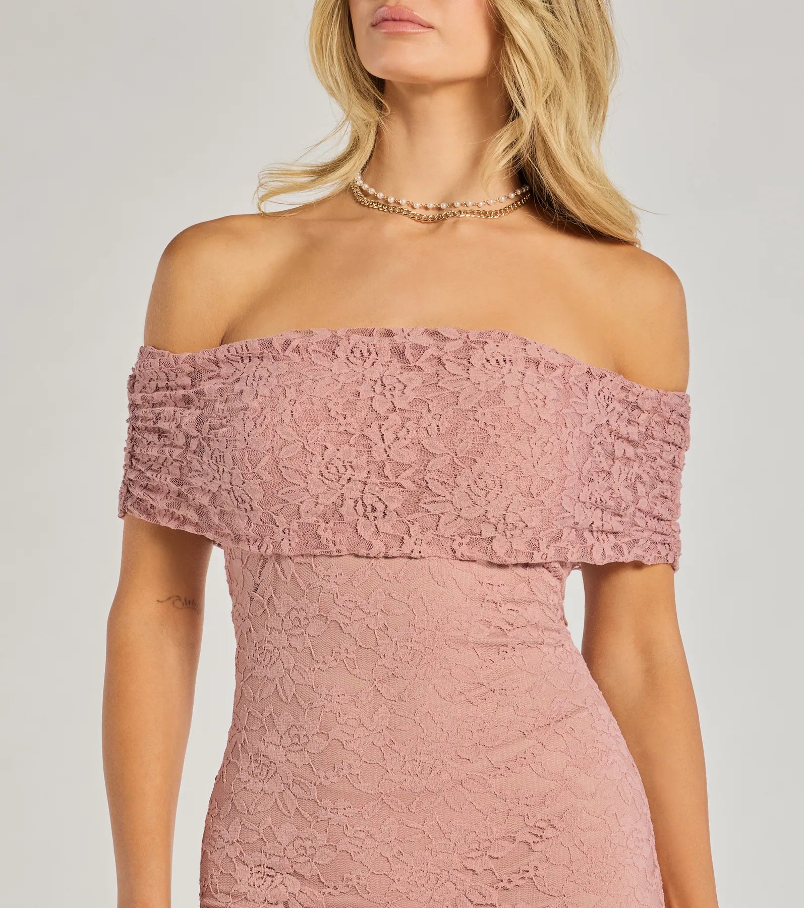 Effortless Romance Lace Off-The-Shoulder Midi Dress